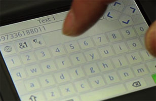 直接在手持噴碼機屏幕上輸入指令，調取數據庫對應信息并噴印-——EBS-260智能手持噴碼機升級新功能（四）